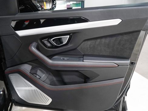 Used 2020 Lamborghini Urus image 17