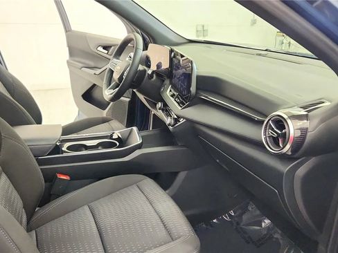 Used 2025 Chevrolet Equinox LT FWD image 39