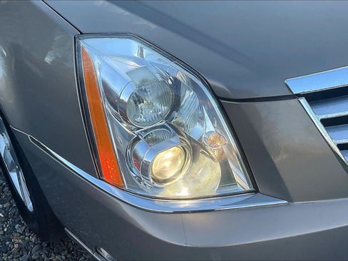 Used 2006 Cadillac DTS w/ Sun And Sound Package image 29