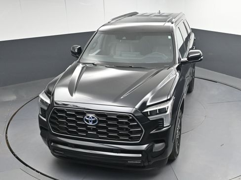 Used 2023 Toyota Sequoia Platinum image 40