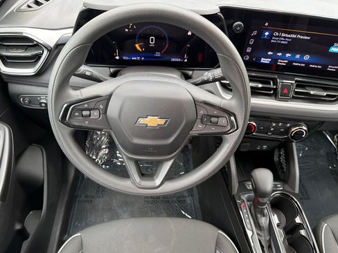 Used 2025 Chevrolet TrailBlazer LT AWD/4WD image 14