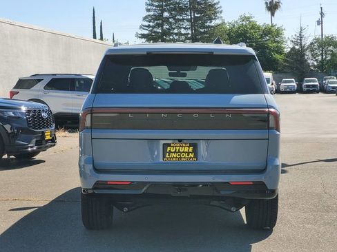 New 2026 Lincoln Navigator Reserve AWD/4WD image 5