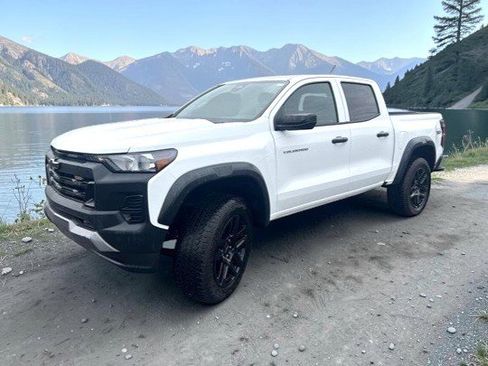 Used 2023 Chevrolet Colorado Trail Boss w/ LPO, Dark Essentials Package AWD/4WD image 2
