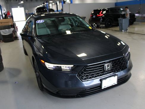 Certified 2023 Honda Accord EX image 4