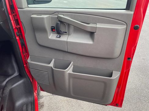 Used 2019 Chevrolet Express 3500 LS RWD image 19