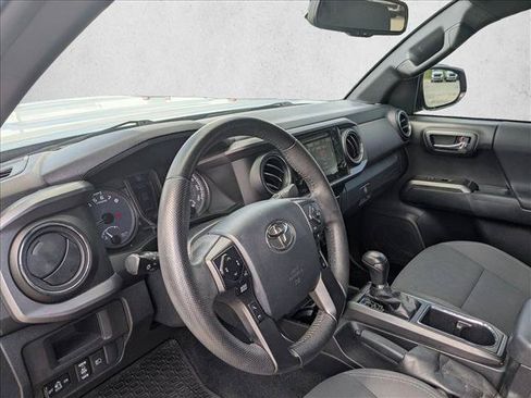 Used 2019 Toyota Tacoma TRD Sport w/ Technology Package AWD/4WD image 10