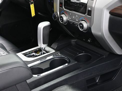 Used 2018 Toyota Tundra Limited image 32