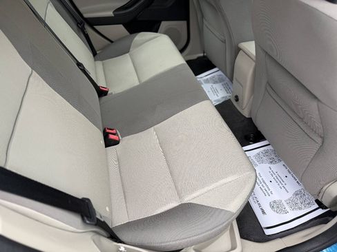 Used 2013 Ford Focus SE FWD image 18