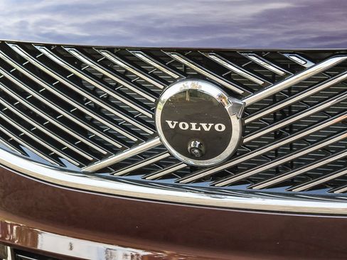 Used 2026 Volvo XC90 B5 Plus w/ Protection Package AWD/4WD image 10