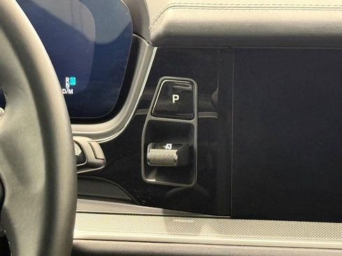 Certified 2025 Porsche Cayenne image 15