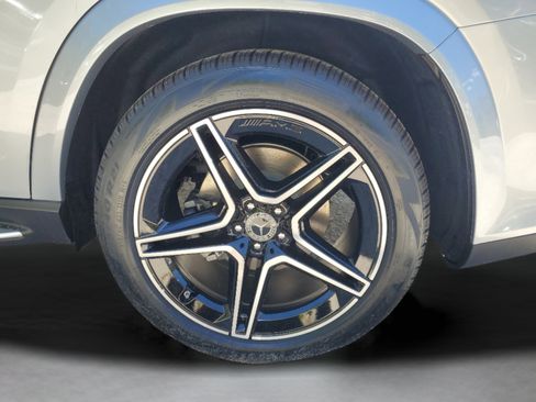 Certified 2026 Mercedes-Benz GLS 450 4MATIC image 40
