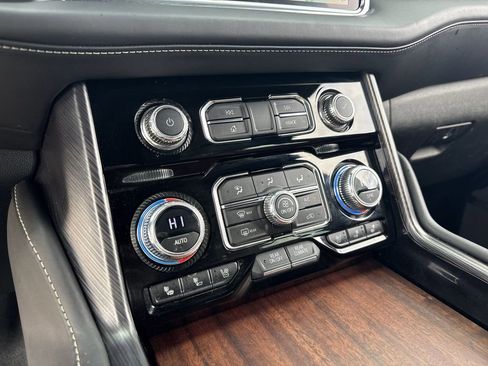 Used 2023 GMC Yukon XL Denali Ultimate image 22