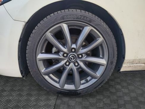 Used 2019 MAZDA MAZDA3 Hatchback FWD image 13