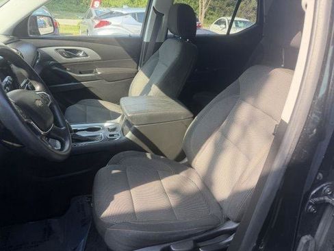 Used 2019 Chevrolet Traverse LS AWD/4WD image 17