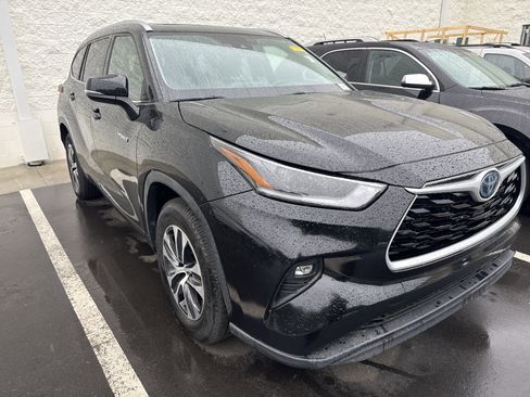 Used 2021 Toyota Highlander XLE FWD image 38