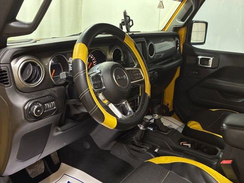 Used 2020 Jeep Wrangler Unlimited Sahara AWD/4WD image 10