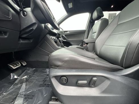 Used 2021 Volkswagen Tiguan SE R-Line image 12