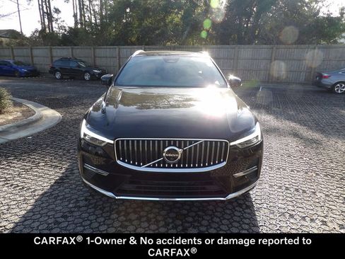Certified 2023 Volvo XC60 B5 Ultimate w/ Climate Package image 3
