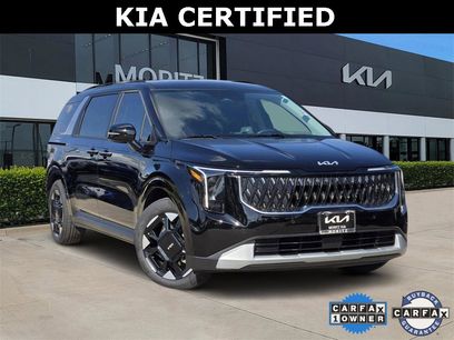 Certified 2025 Kia Carnival EX