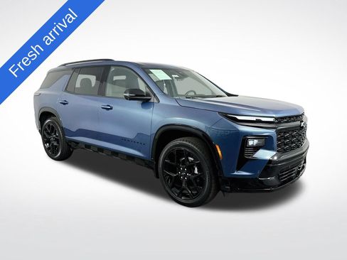 Used 2026 Chevrolet Traverse RS w/ LPO, Floor Liner Package AWD/4WD image 1