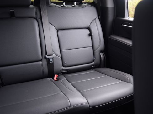 Used 2025 Chevrolet Silverado 3500 LTZ image 16