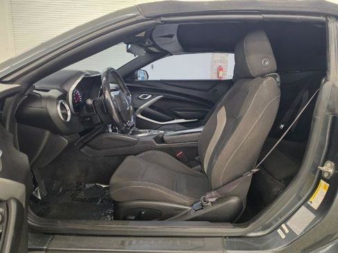 Used 2017 Chevrolet Camaro SS RWD image 18