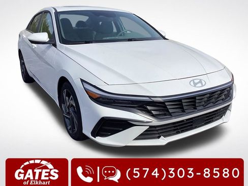 Used 2025 Hyundai Elantra SEL FWD image 1