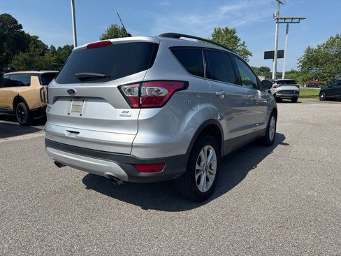 Used 2018 Ford Escape SE w/ SE Sync 3 Package FWD image 5