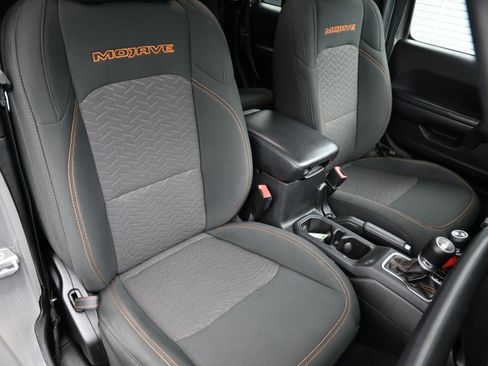 Used 2020 Jeep Gladiator Mojave w/ Trailer Tow Package AWD/4WD image 40