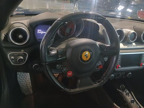 Used 2018 Ferrari California T RWD image 59