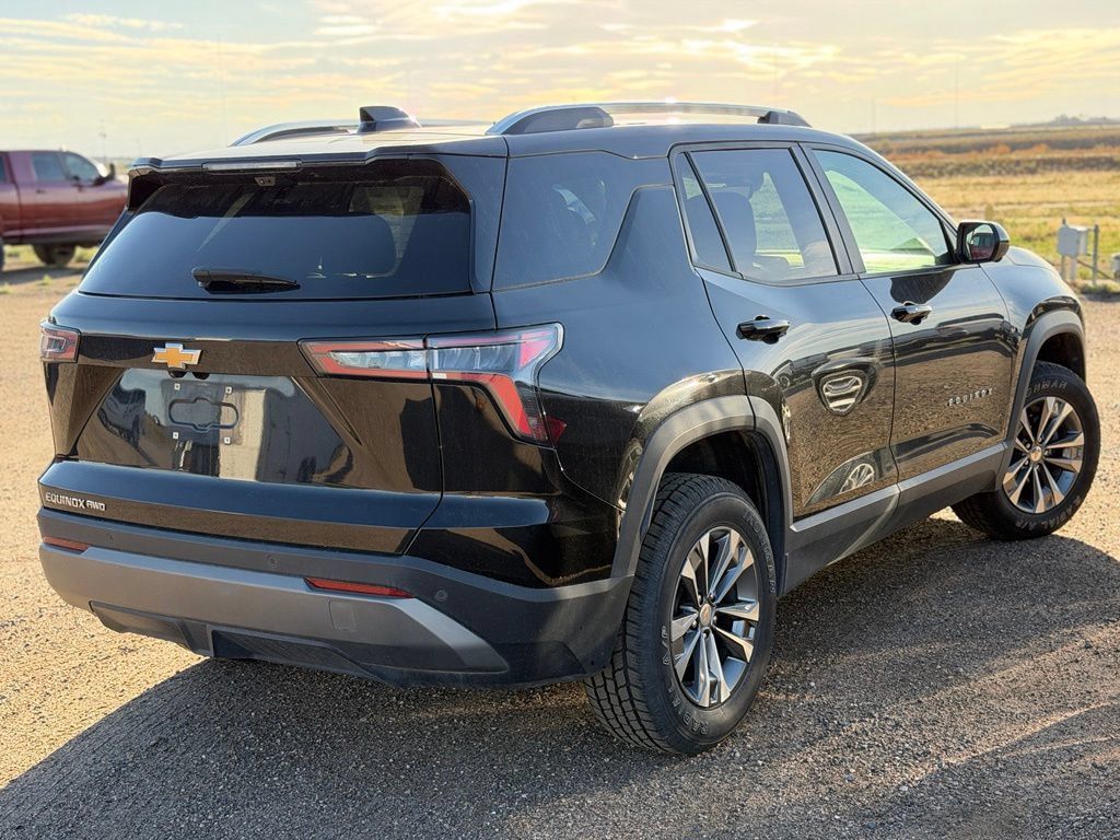 Certified 2025 Chevrolet Equinox LT w/ Convenience Package II AWD/4WD image 3