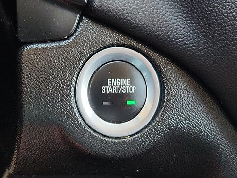 Used 2024 Chevrolet Equinox LT FWD image 16