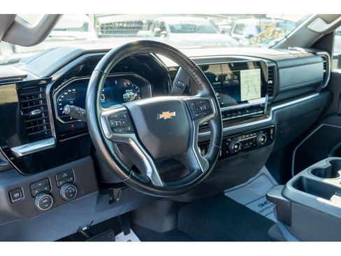 Used 2025 Chevrolet Silverado 2500 LT w/ Convenience Package AWD/4WD image 11
