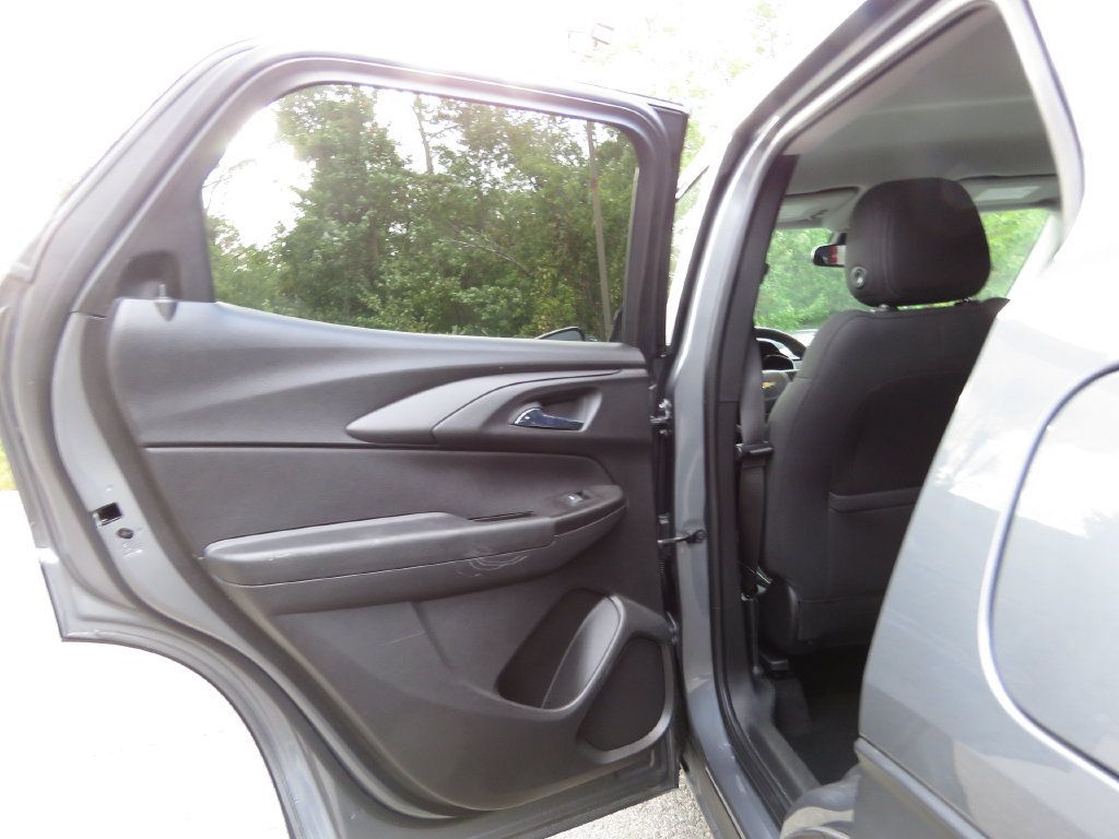 Used 2021 Chevrolet TrailBlazer LT w/ Convenience Package AWD/4WD image 18