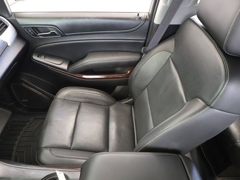 Used 2016 GMC Yukon XL SLT w/ Premium Edition RWD image 19
