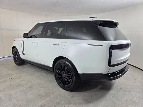 Used 2025 Land Rover Range Rover SE AWD/4WD image 6