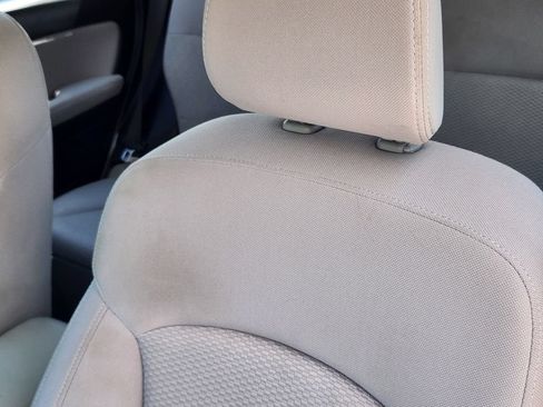 Used 2015 Subaru Forester 2.5i AWD/4WD image 9