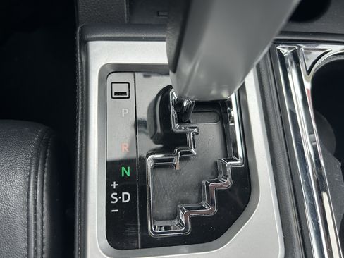 Used 2020 Toyota Tundra Platinum AWD/4WD image 34