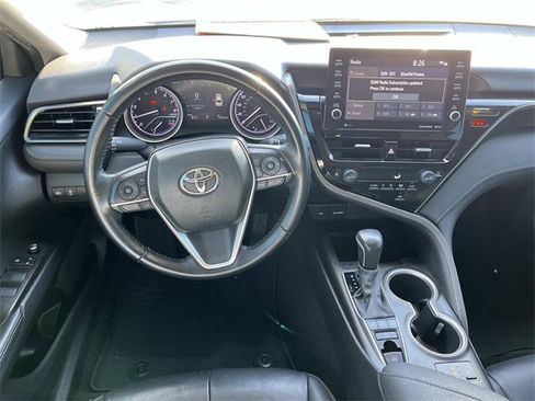 Used 2021 Toyota Camry XLE image 12