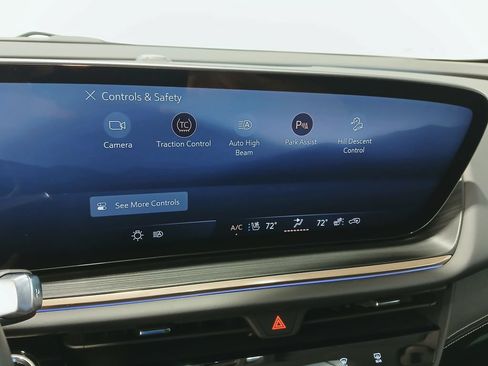 Used 2024 Buick Envision Avenir AWD/4WD image 23