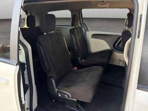Used 2012 Dodge Grand Caravan SE FWD image 14