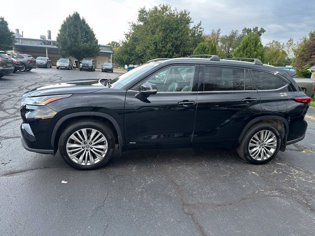 Used 2023 Toyota Highlander Platinum AWD/4WD image 4