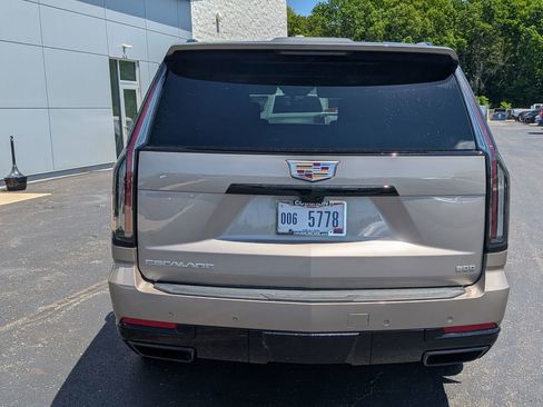 Used 2025 Cadillac Escalade Sport Platinum w/ LPO, Floor Liner Package AWD/4WD image 6