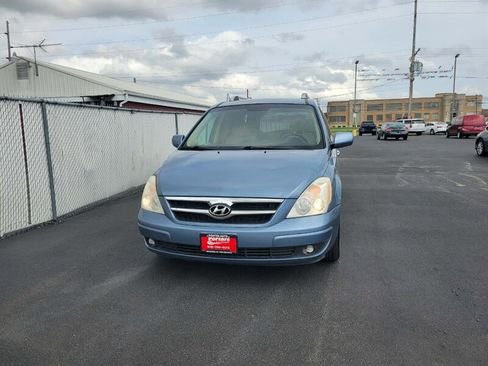 Used 2007 Hyundai Entourage GLS image 3