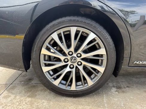 Used 2019 Lexus ES 300h w/ Premium Package FWD image 19