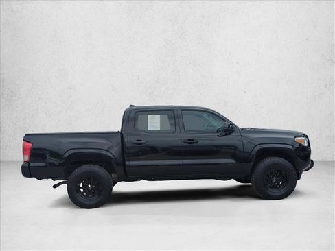 Used 2017 Toyota Tacoma SR RWD image 4