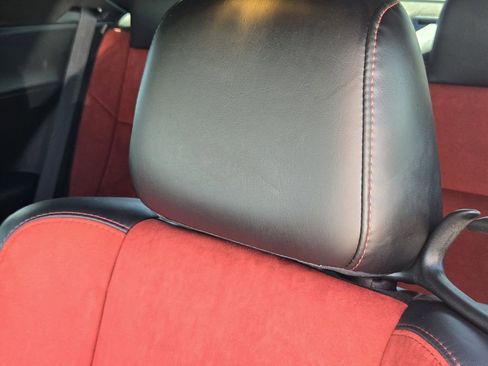 Used 2022 Dodge Challenger R/T w/ Plus Package image 13