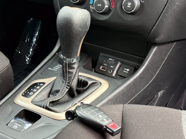 Used 2018 Jeep Cherokee Latitude AWD/4WD image 26