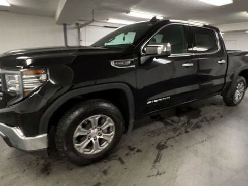 Used 2025 GMC Sierra 1500 SLT image 4