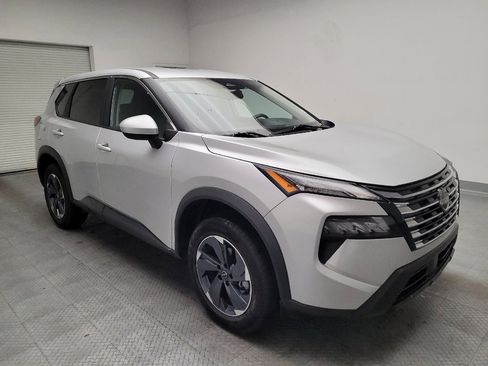 Used 2024 Nissan Rogue SV FWD image 13